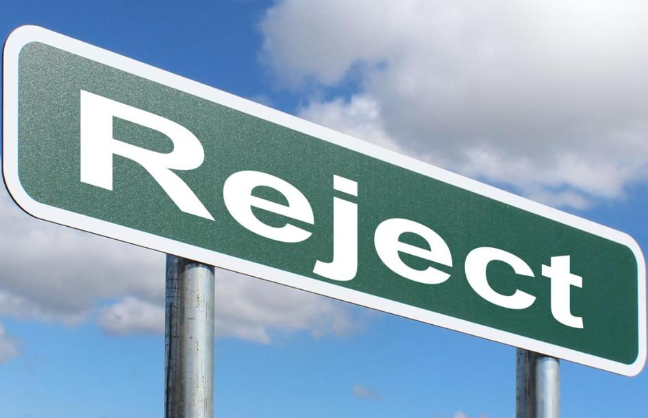 石卡镇：田间地头抗旱忙 齐心协力保春耕