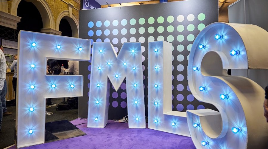 苹果(AAPL.US)面临转型压力,华尔街警告:需警惕“黑莓时刻”